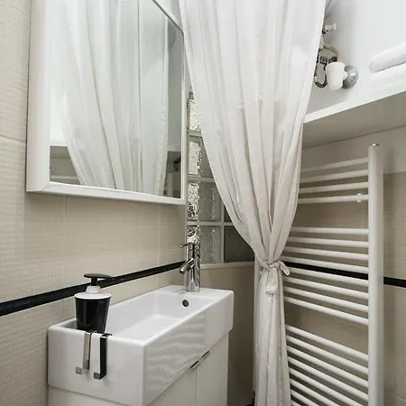Apartment Mono