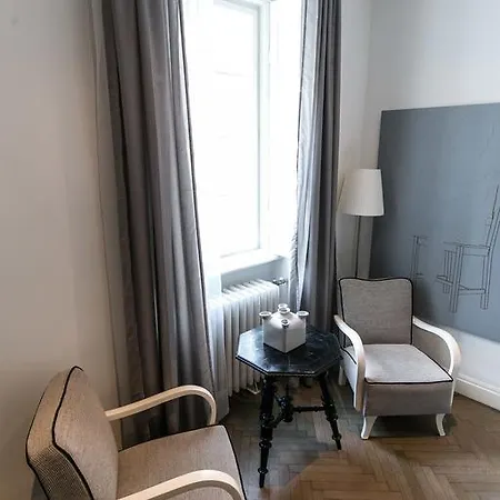Apartment Mono *